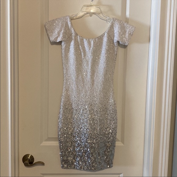 Dress the Population Dresses & Skirts - Dress the population Larissa white to silver sequin mini dress